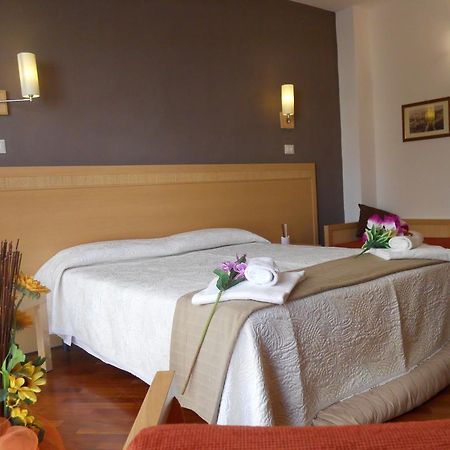 Catania Crossing B&B - Rooms & Comforts ภายนอก รูปภาพ