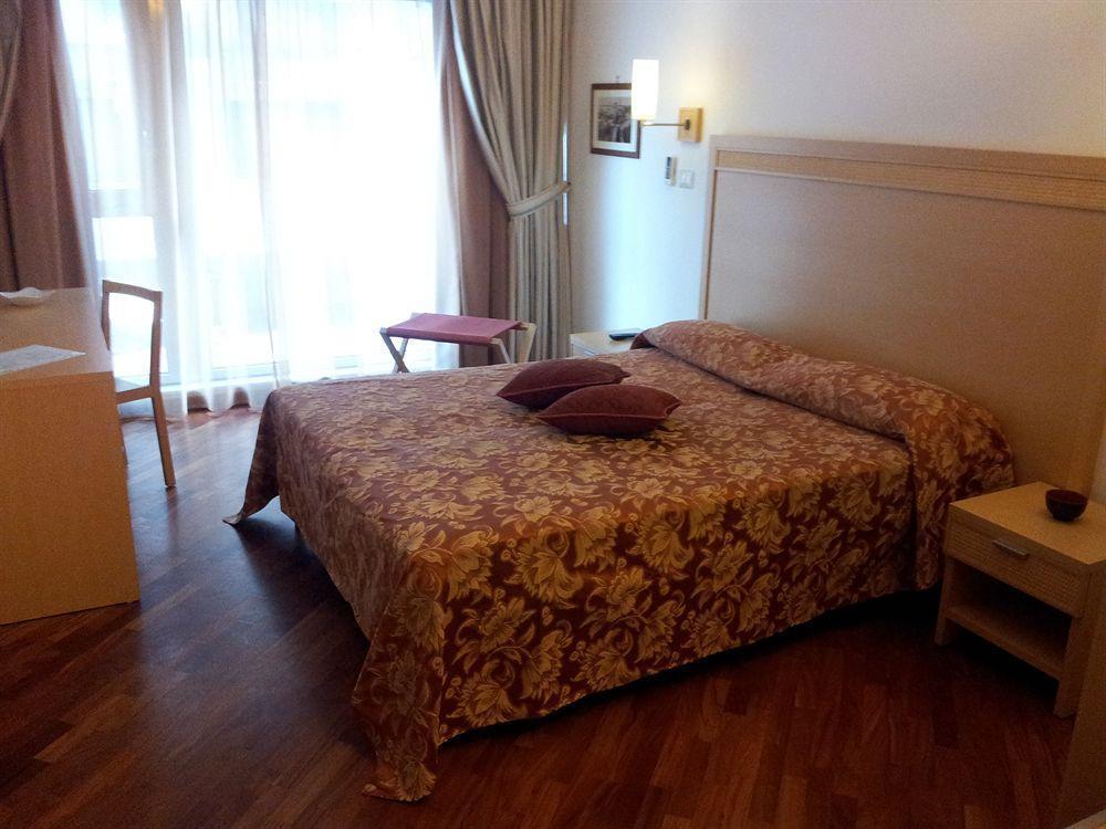 Catania Crossing B&B - Rooms & Comforts ภายนอก รูปภาพ