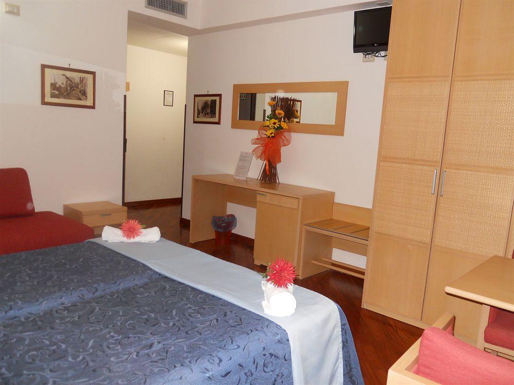 Catania Crossing B&B - Rooms & Comforts ภายนอก รูปภาพ