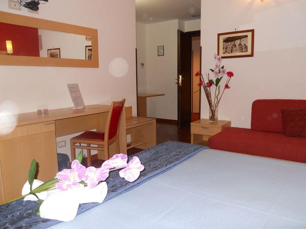 Catania Crossing B&B - Rooms & Comforts ภายนอก รูปภาพ