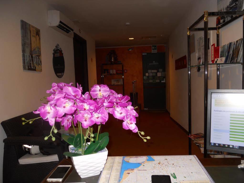 Catania Crossing B&B - Rooms & Comforts ภายนอก รูปภาพ